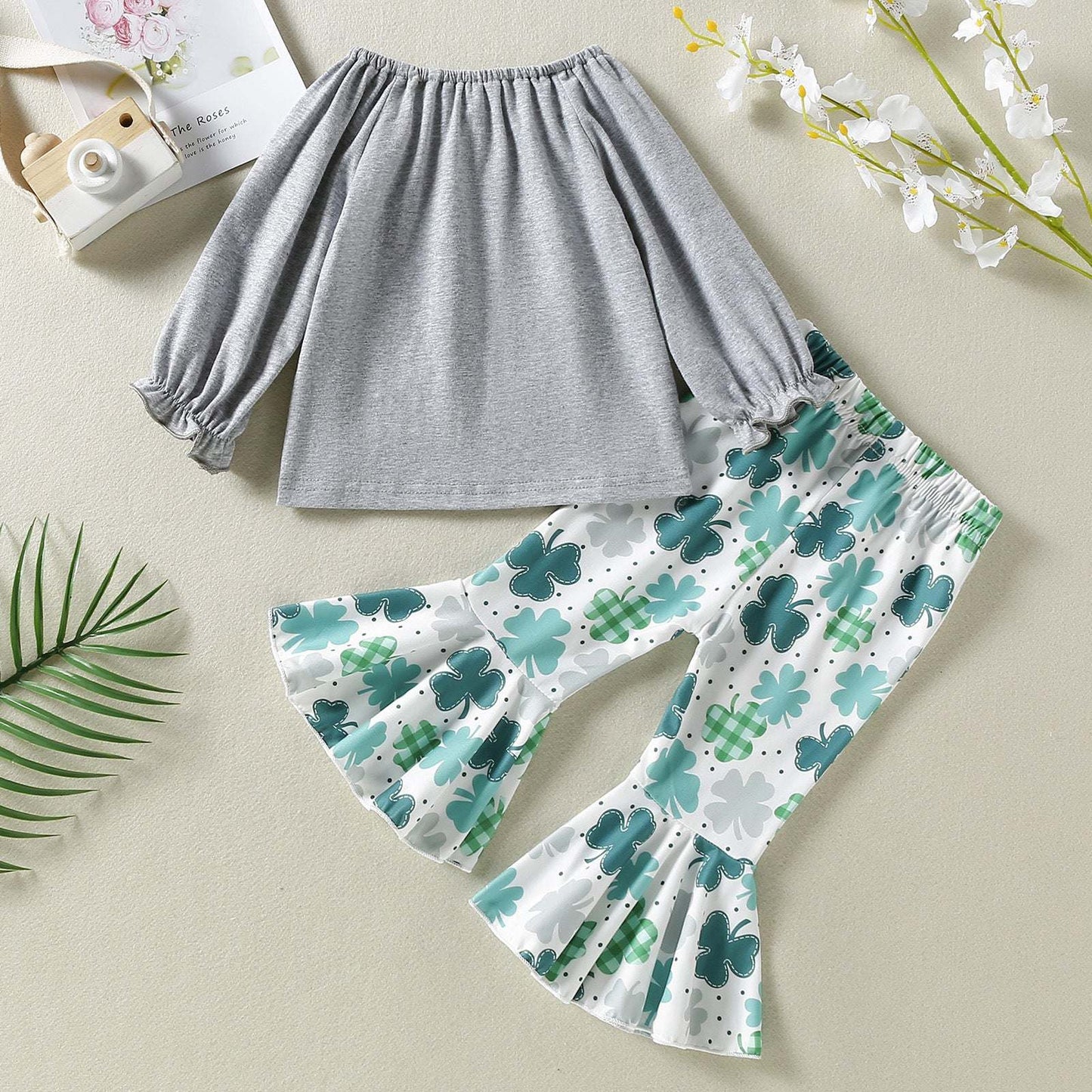 Baby Girl 1pcs 4-Leaves Grass Graphic Long Sleeve Tops Combo Allover Grass Print Ruffle Hem Pants Sets